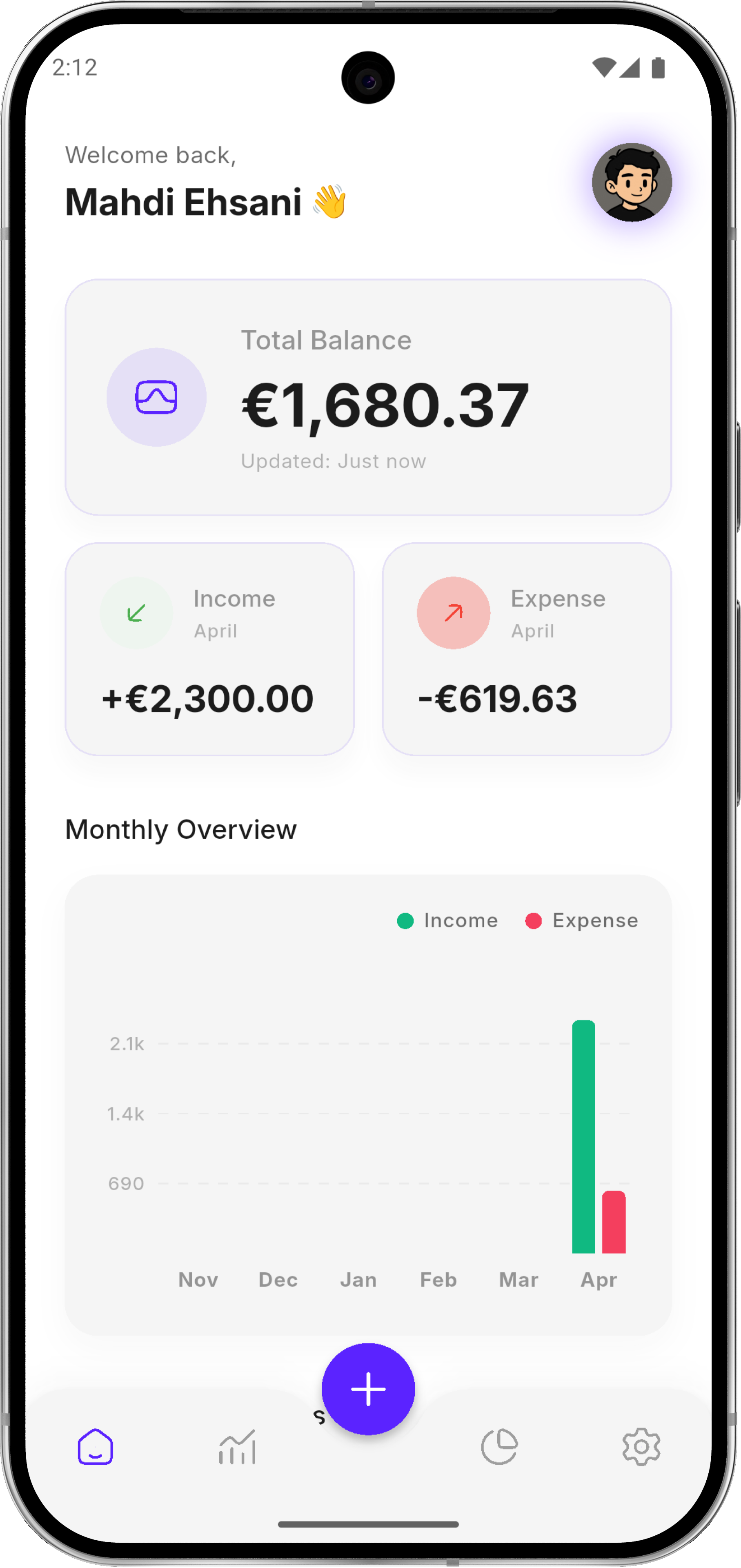 Squins app dashboard showing balance summary and recent transactions
